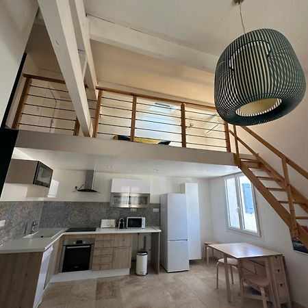 Appartement Avec Vue Sur L Eglise Des Saintes Dış mekan fotoğraf