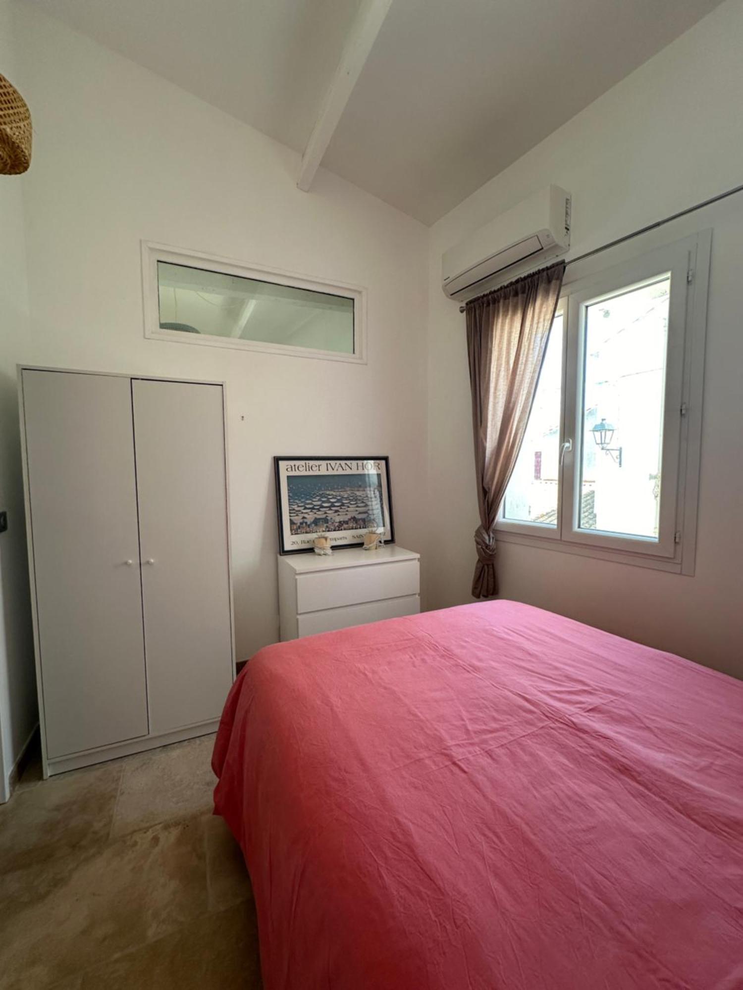 Appartement Avec Vue Sur L Eglise Des Saintes Dış mekan fotoğraf