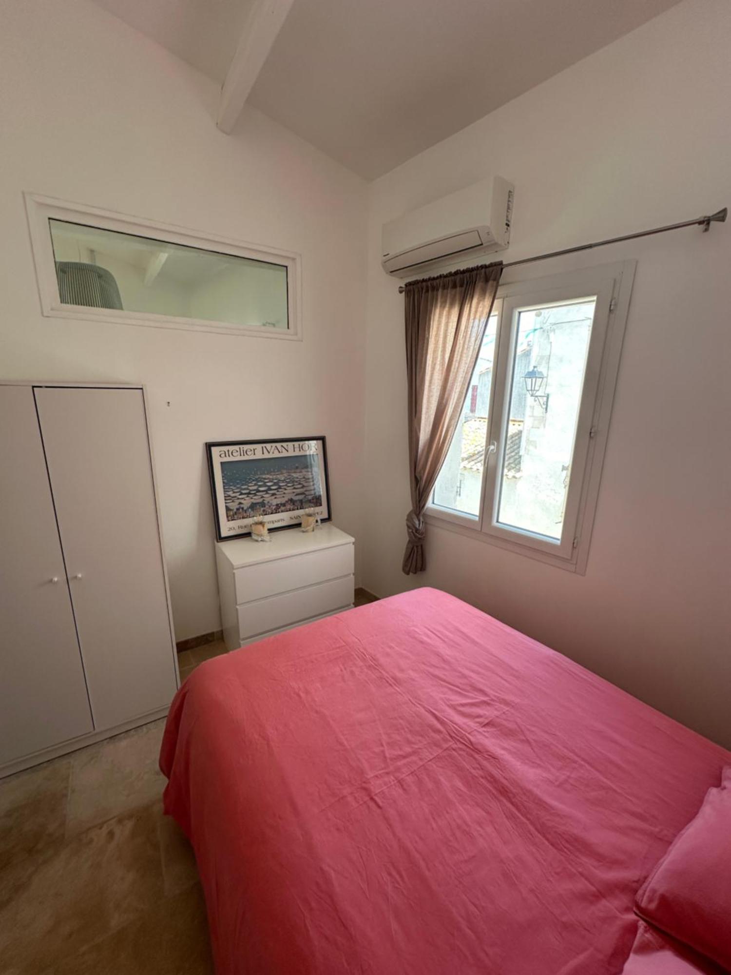 Appartement Avec Vue Sur L Eglise Des Saintes Dış mekan fotoğraf