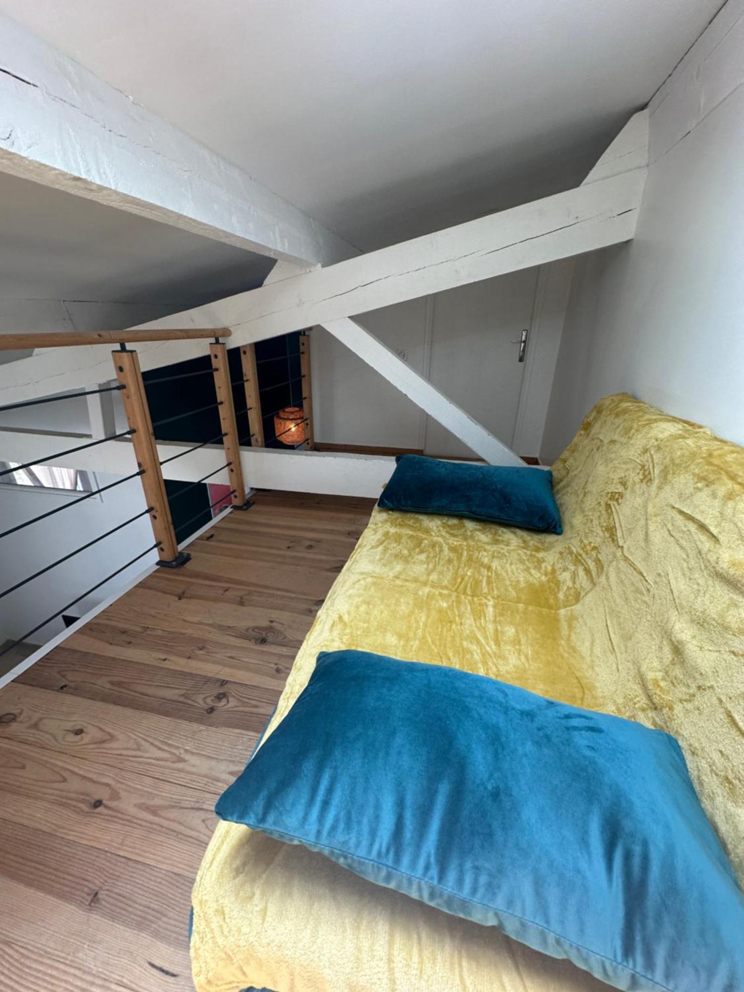 Appartement Avec Vue Sur L Eglise Des Saintes Dış mekan fotoğraf