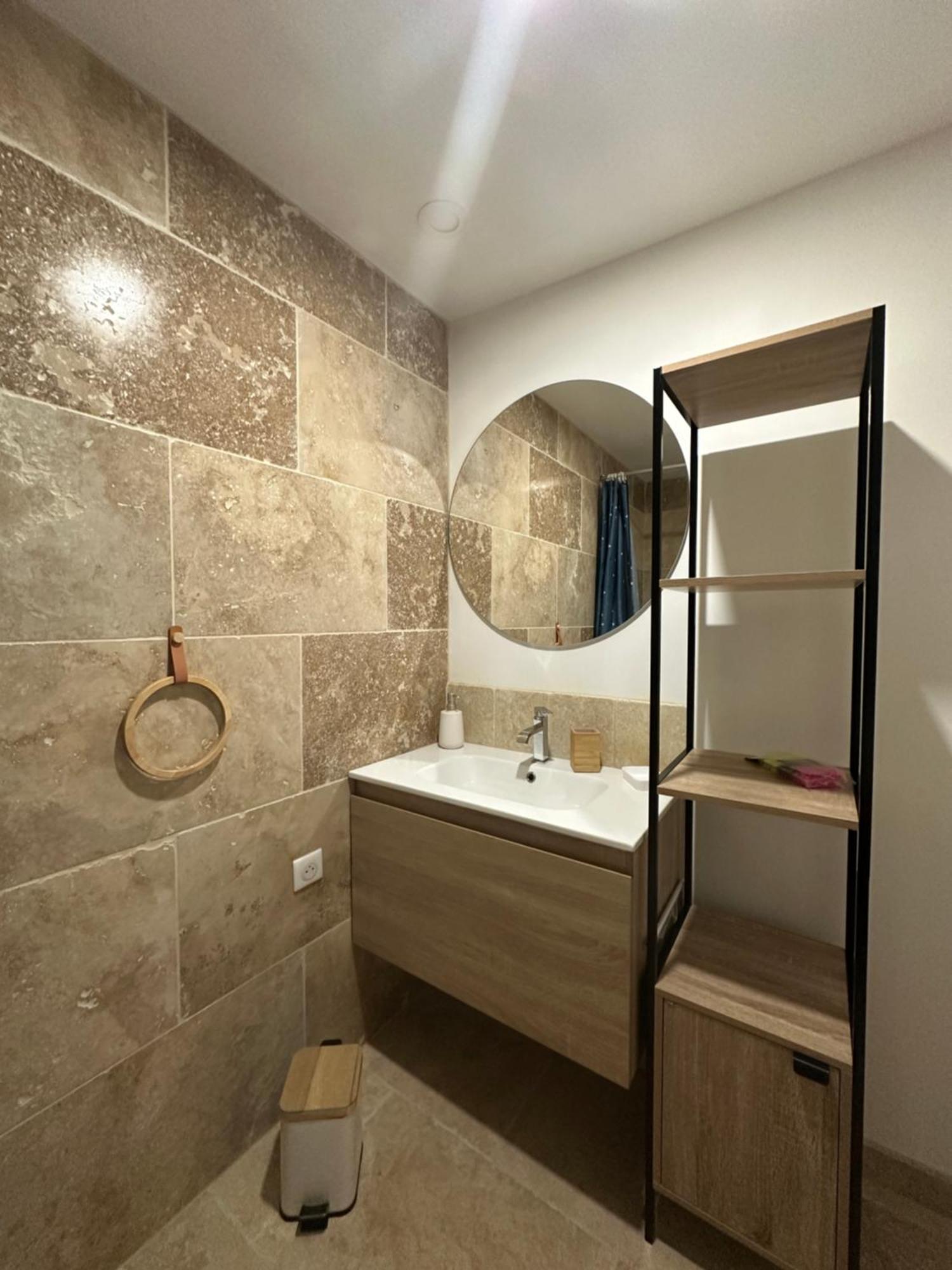 Appartement Avec Vue Sur L Eglise Des Saintes Dış mekan fotoğraf
